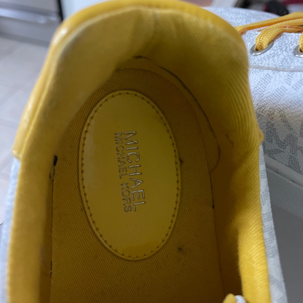 Michael Kors Sneakers - Picture 3 of 5